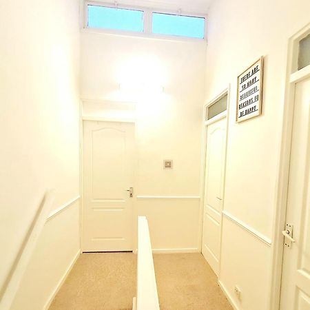 Cosy Luxurious 3 Bedroom House, Free Parking, Free Wifi, Private Garden, Free Netflix Havering Экстерьер фото