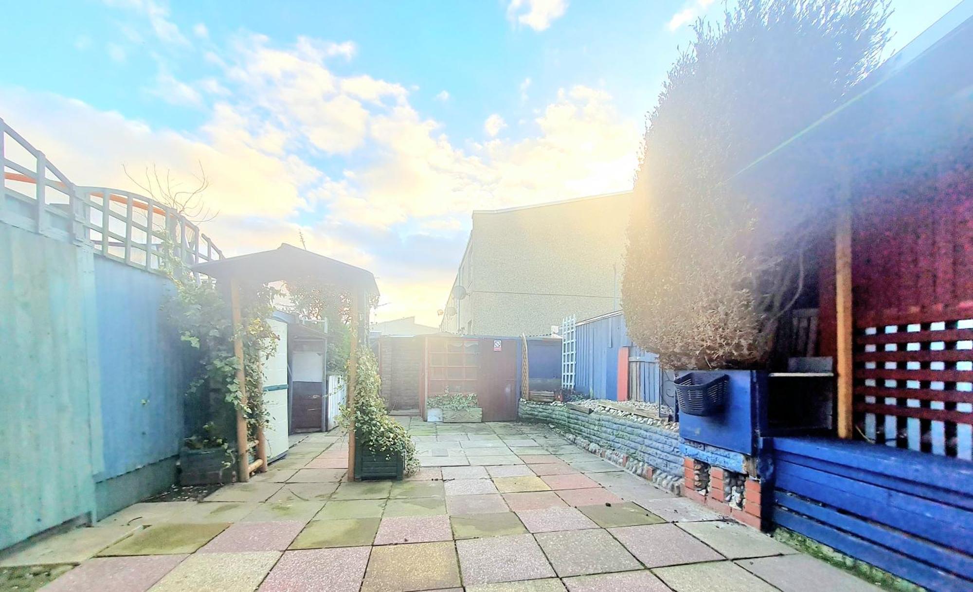 Cosy Luxurious 3 Bedroom House, Free Parking, Free Wifi, Private Garden, Free Netflix Havering Экстерьер фото