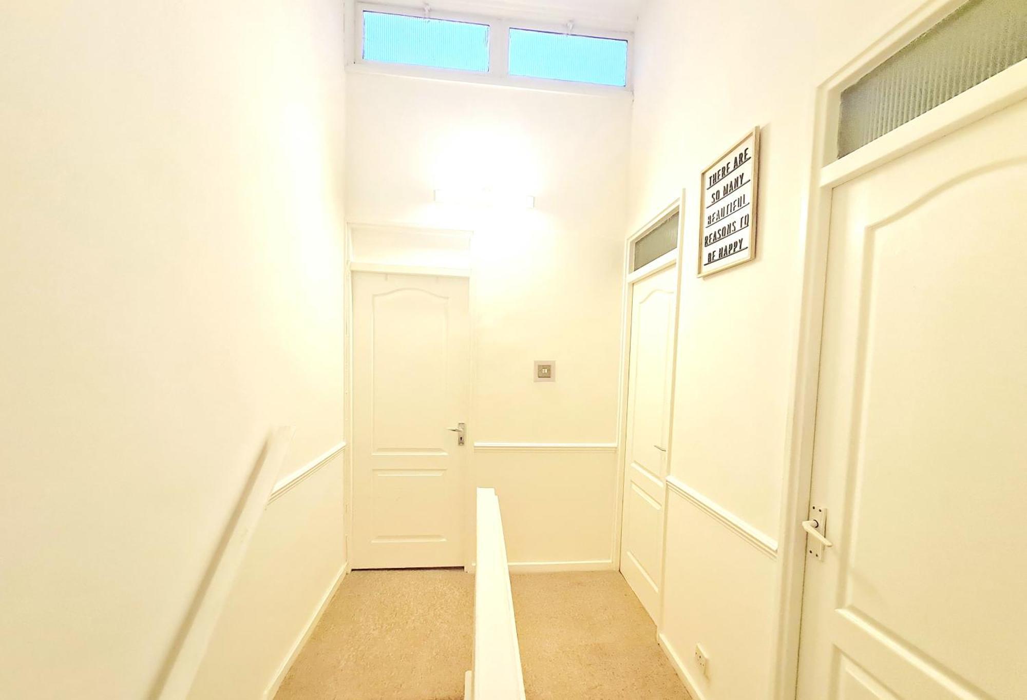 Cosy Luxurious 3 Bedroom House, Free Parking, Free Wifi, Private Garden, Free Netflix Havering Экстерьер фото